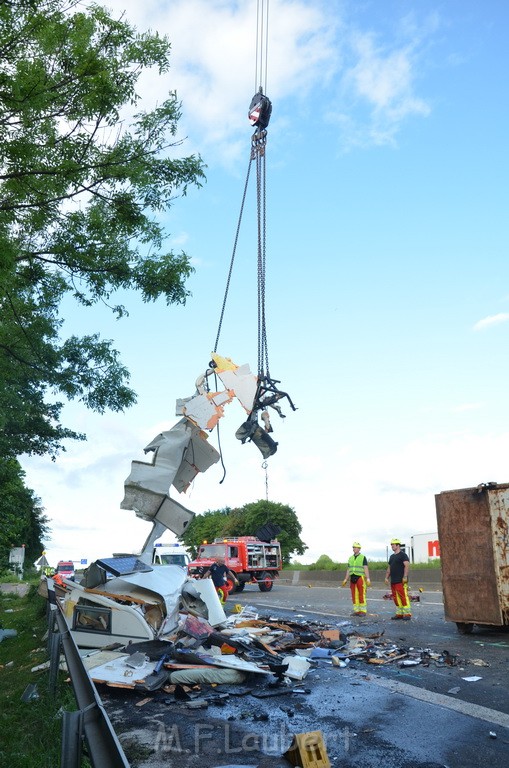 Schwerer VU A 1 Rich Koeln hinter AS Burscheid P827.JPG - Miklos Laubert